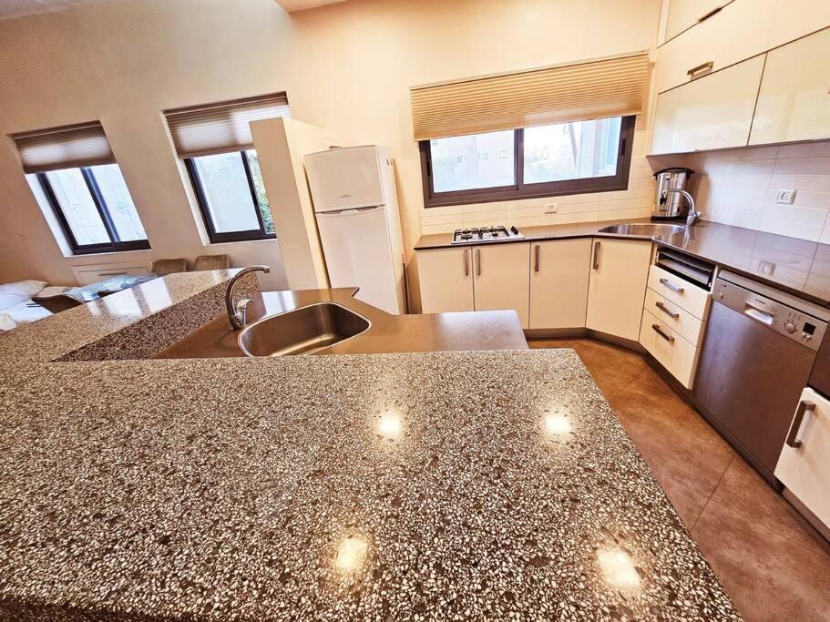 Golden Key Apartment Jerusalem Exterior photo